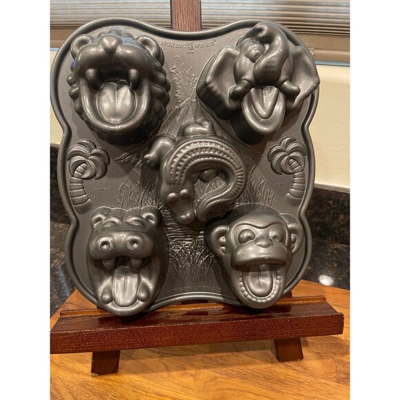 Nordic Ware Hungry/Jungle Animals Mold - Picture 2 of 8